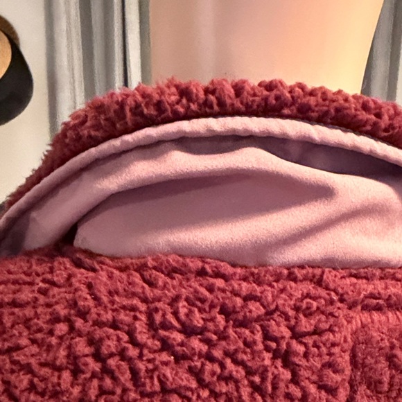 SO Women's Sherpa Jacket - Burgundy and Pink. Smoke free home - Picture 6 of 6